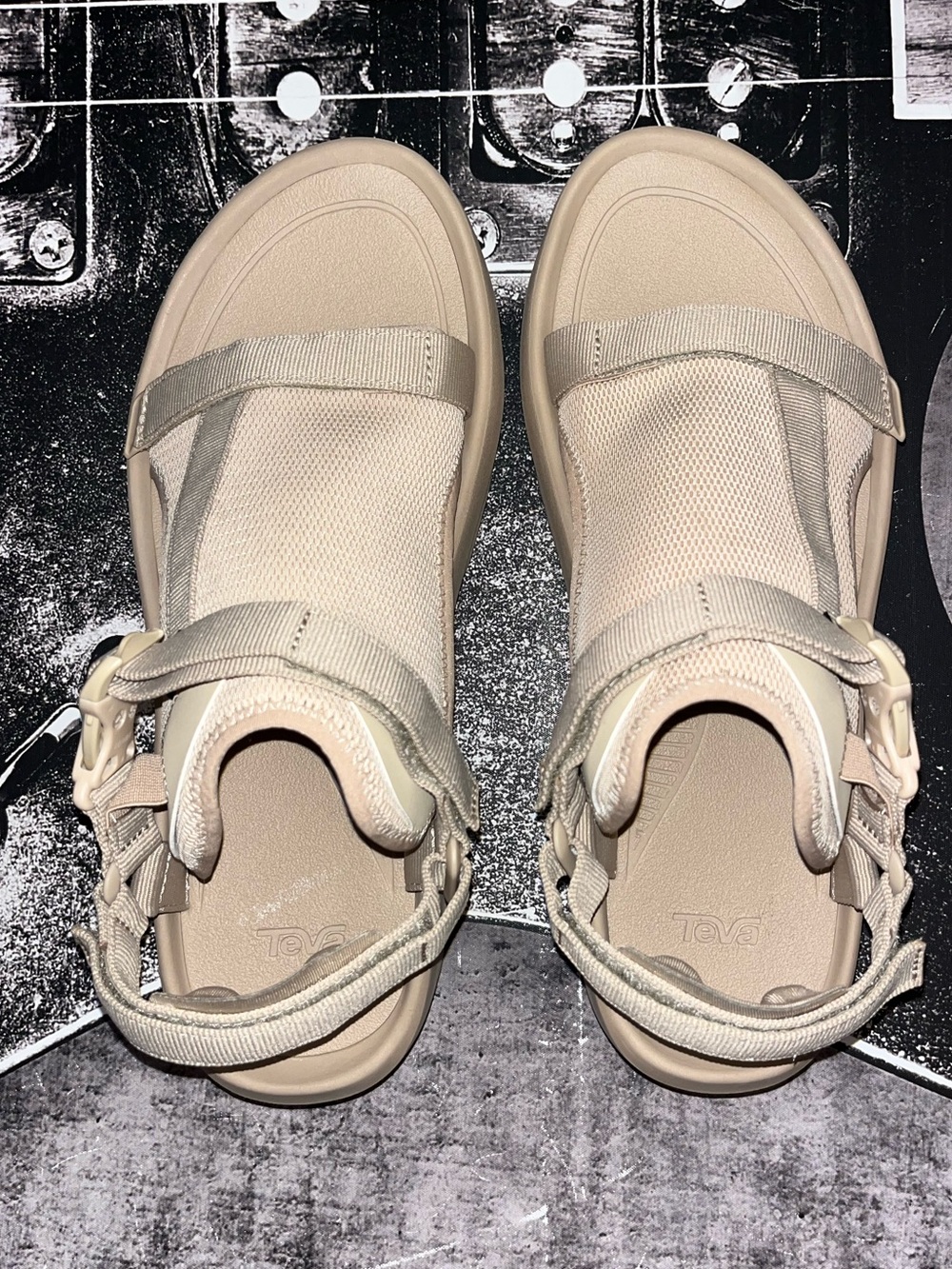 NEW Teva Hurricane XLT Ampsole Volt Sandal - Picture 8 of 14